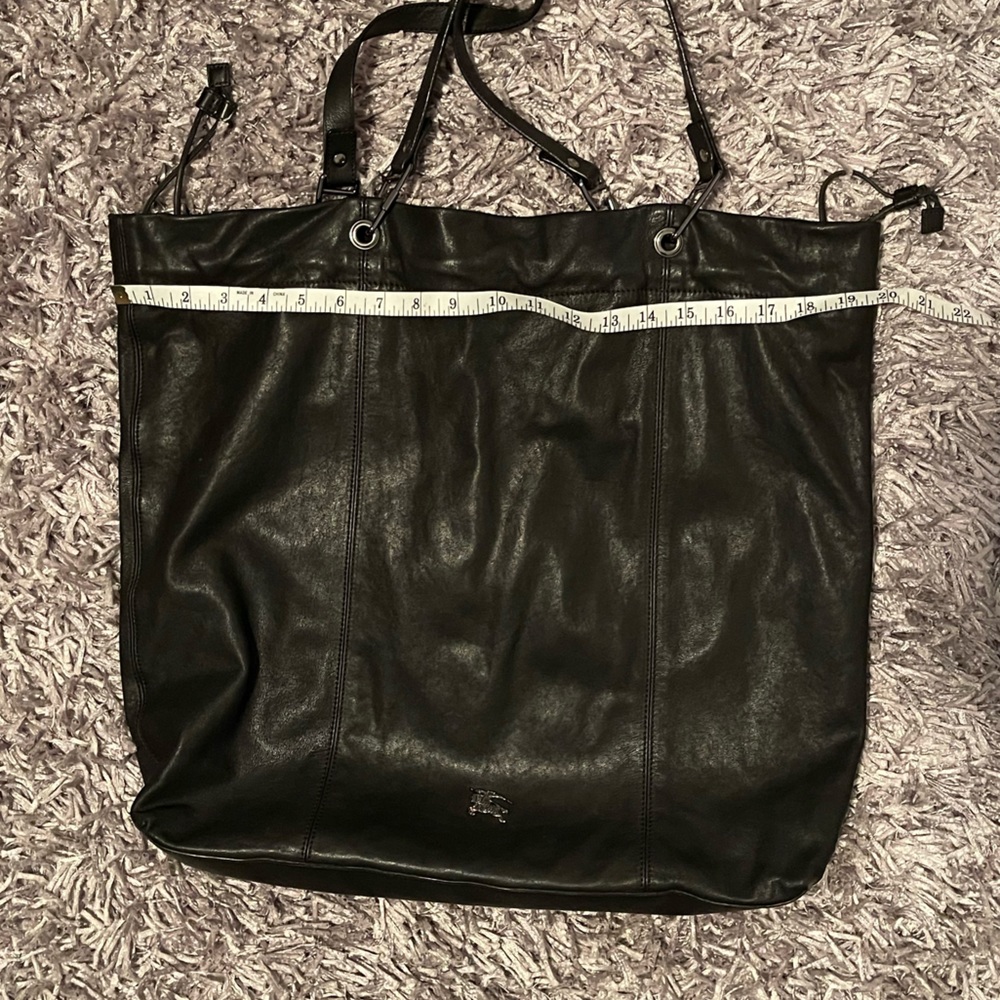 Authentic Burberry tote with dust bag. Like new condition. - Picture 8 of 15